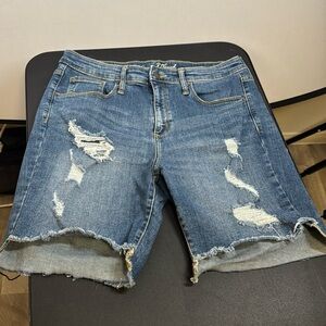 Universal Threads Cut off shorts. Size 14/32R. Stretchy material.